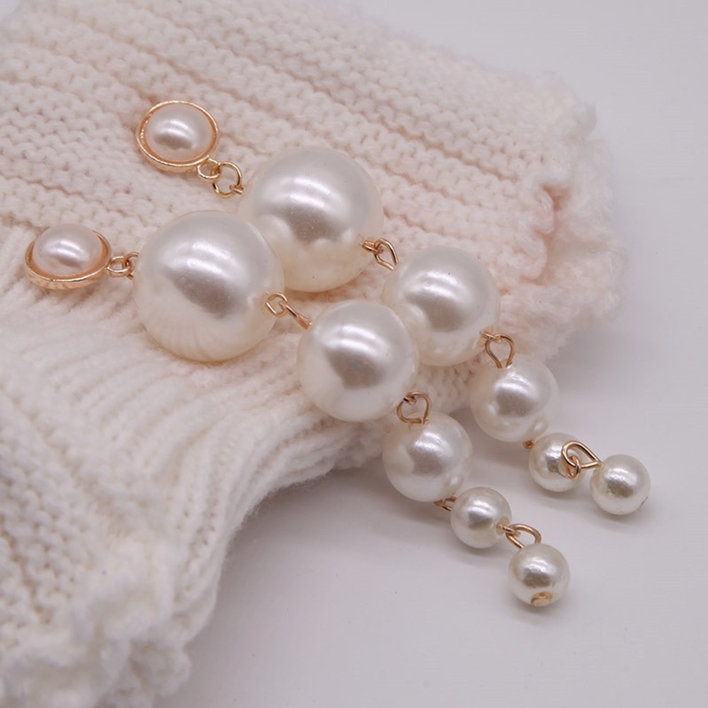Exaggerated Pearl Earrings Pierced & Clip On - Picture 3 of 6